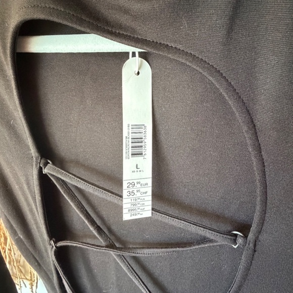 Dress - Picture 2 of 3